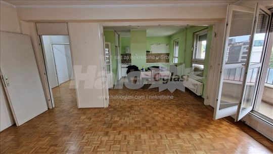 Prodajem 3-soban stan na Dorćolu