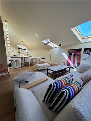 Prostran stan 70m2-Slavujev Venac ID#2339