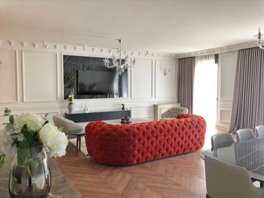 Cena sa troskovima,4.0.stan,lux,garaza