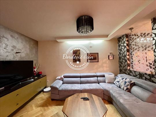 Centar Dvoiposoban stan 71m2 sa Garažom
