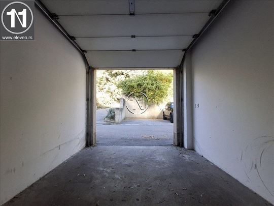 Dedinje, Miće Orlovića – garaža 16 m2