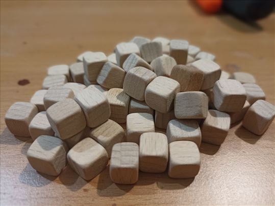 Drvene kockice različitih veličina