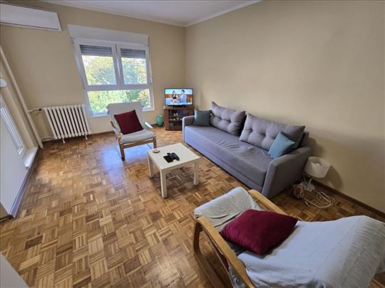 Izdaje se 2.0 stan u Ismeta Mujezinovića ID#818790