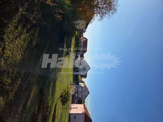 Izdajem Plac 7 ari Novi Banovci 