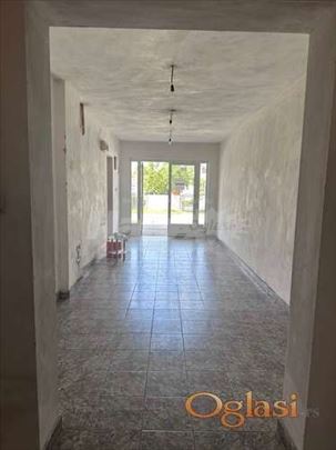 Izdajem poslovni prostor/lokal u Batajnici 