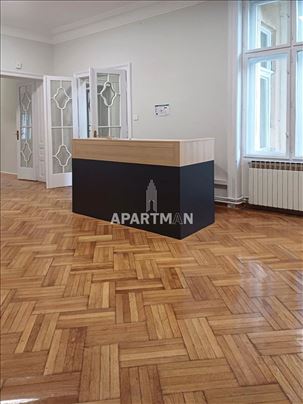 Izuzetan stan 240m2 u Centru, kod Kalemegdana, pro