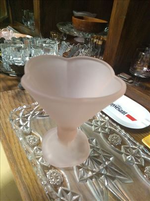 nov komplet posuda slično murano staklu