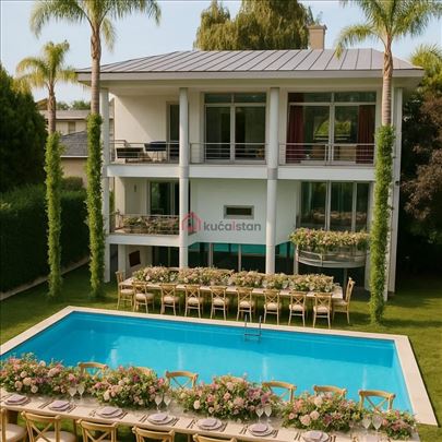 Nova Lux Vila sa Bazenom, dvorištem i parkingom