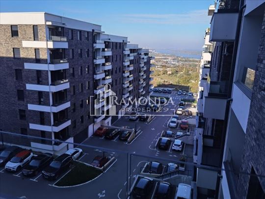 Lep stan u Sunnyville-u, okrenut ka Dunavu ID#240