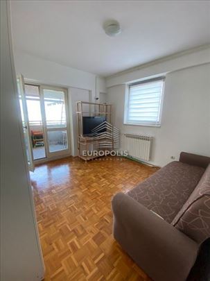 Odlična lokacija, Gandijeva 63m2