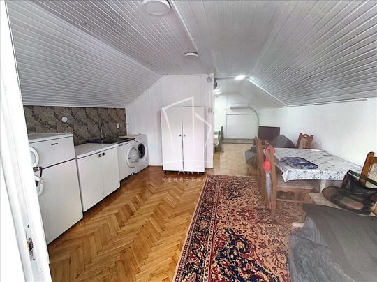 Prostrana garsonjera u Borči ID#12701