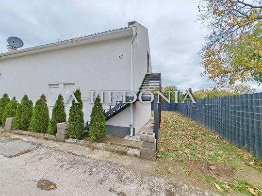 Surčin, izdavanje, magacinski prostor, 200m2