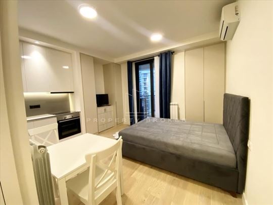 BW Metropolitan, sa pogledom na reku, namešten ID#