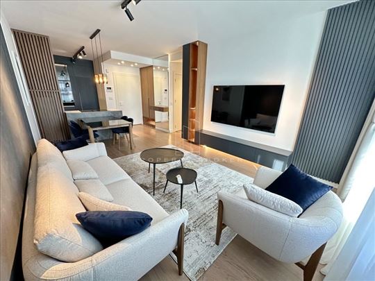 BW Quartet 3, kompletno namešten,  odmah useljiv, 