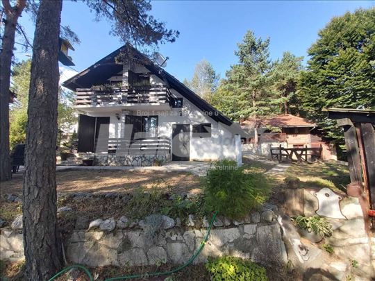 Divčibare - 2 kuće i 15 ari građevinskog zemljišta