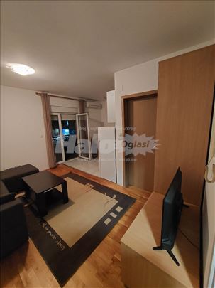 Garsonjera u zgradi kod Maxia