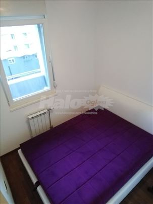 Izdajem stan na Bulevaru Evrope