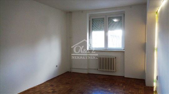 Izdajemo dvoiposoban stan na Aerodromu 220€