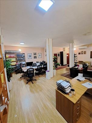 Kancelarija i magacin, odlična lokacija, parking