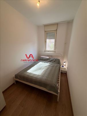 Lep Dvosoban Stan , Useljiv Odmah