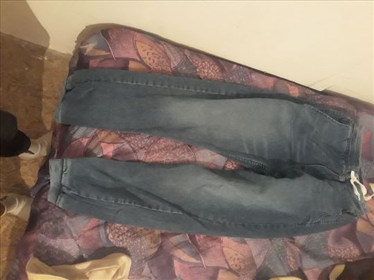 Muške patalone veličina 58