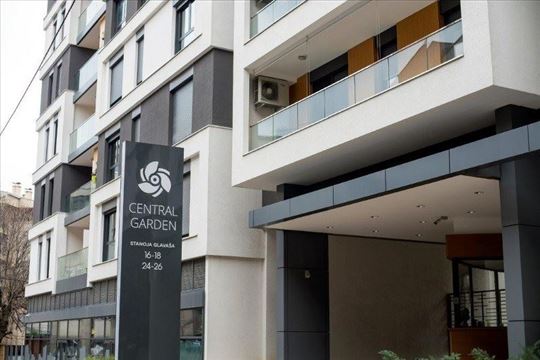 Namešten Stan  60m2 / Garažno mesto