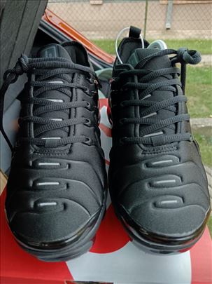 NOVE patike nike VAPORMAX PLUS crne 41
