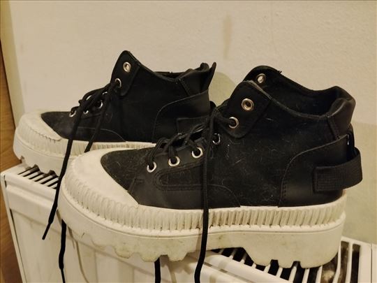 Patike sa platformom