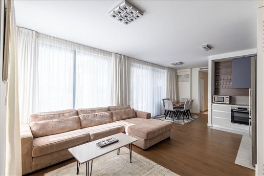 Pogled ka reci u premium zgradi - BW Terraces