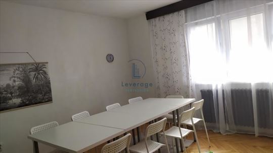 Poslovni prostor, Mašinski fakultet, 67 m2