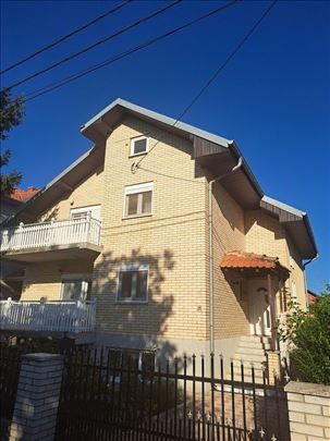 Prelepa, luksuzna kuća na odličnoj lokaciji. 306m²