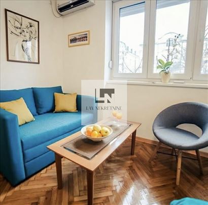 Prelepa renovirana garsonjera za izdavanje u ul. k