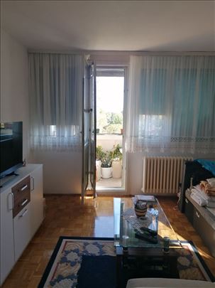 Prodaja,1.5 Renoviran Stan U Zemunu