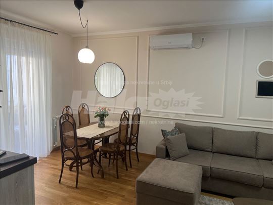 Prodajem kompeltno namešten stan