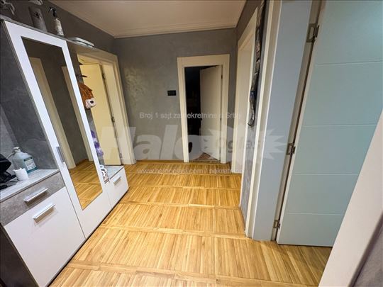 Stan na odlicnoj lokaciji