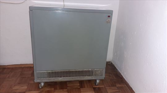 TA peć Magnohrom Kraljevo 2.5kw. sa postoljem