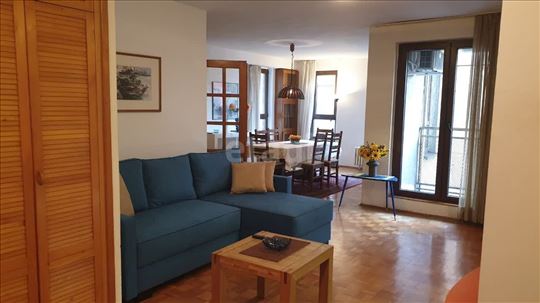 Trosoban stan - miran deo Vračara