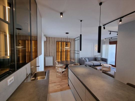 Trosoban stan u okviru Atria Residences ID#1126