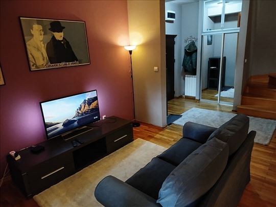 Useljiv 3.5 stan sa garažom