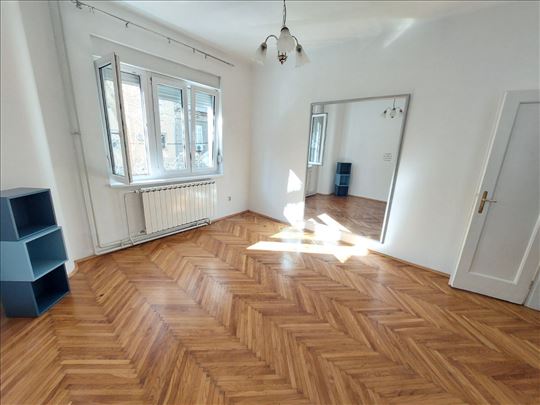 Zahumska ulica, stan za poslovni prostor