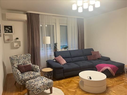 Zemun Karadjordjeva luks stan