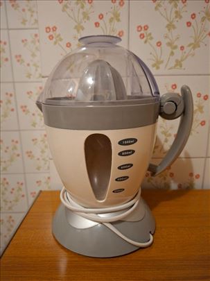 Električna cediljka za citruse