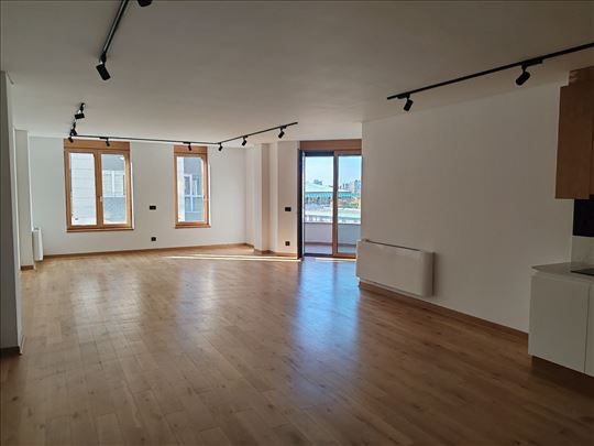 Hram, lux novogradnja,139m2,4.0, 2 garaže,prestiž!