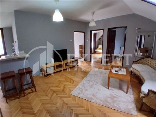 Izdaje se četvorosoban stan u blizini Pravnog faku