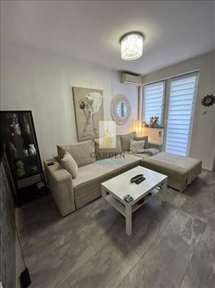 Luksuzan 2,0 stan na vrhunskoj lokaciji Šumice