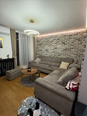 Lux, četvorosoban stan 123 m2, Višnjička Banja