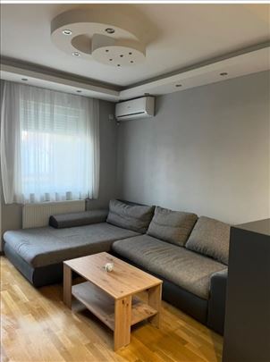 Moderan trosoban stan – Bulevar Patrijarha Pavla,