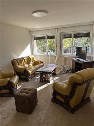 Odlična lokacija, pogodno za poslovni prostor ID#1