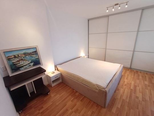 Prostran, renoviran 4.0 stan, kod Slavije, ID 4558