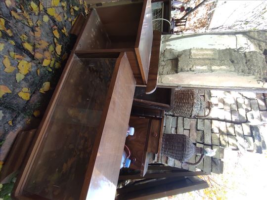 Stari kreveti na rasklapanje